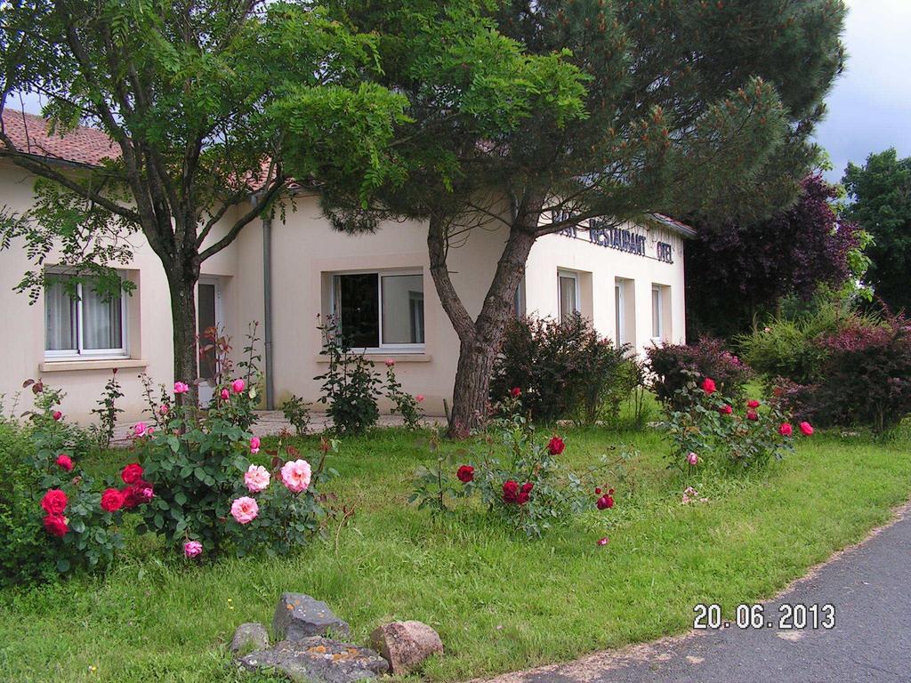 Le Bois Joli Massais Exterior foto